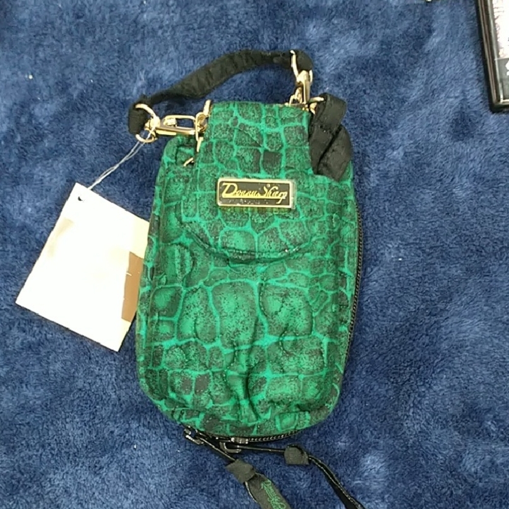 Emerald Croc-Texture Crossbody Pouch with Gold Accent